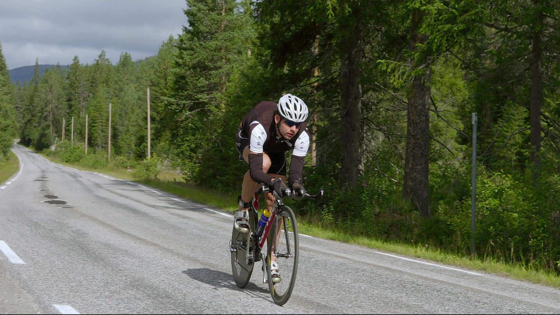 中立代表队A男队自由泳冲刺爆发，中国队自由泳接力铜牌