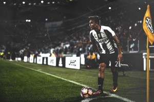 开云下载-酋长连胜势头不减，防守端贡献巨大，酋长nfl